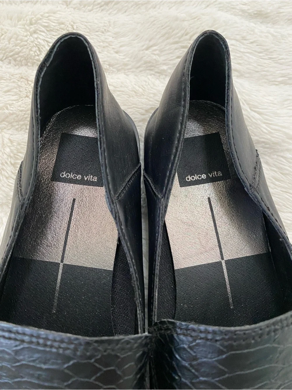 Dolce Vita Black Women’s Crocodile Textured Vamp Slip-On Loafers Size 8